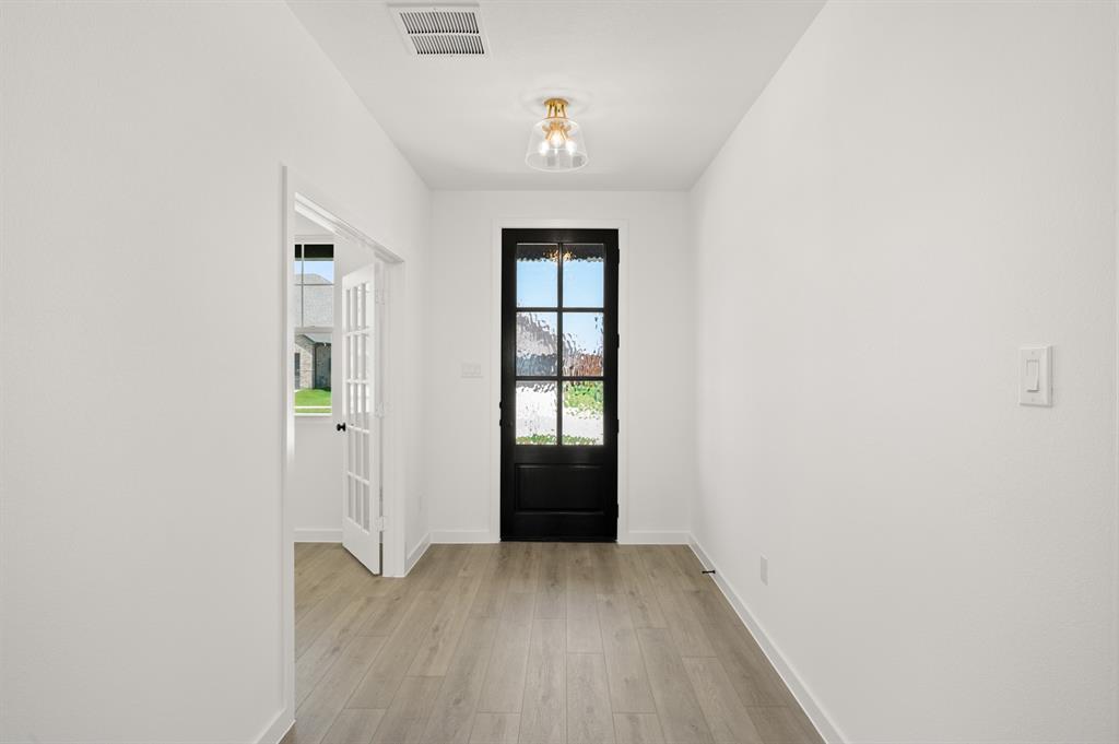664 Tyronza Drive Property Photo 6
