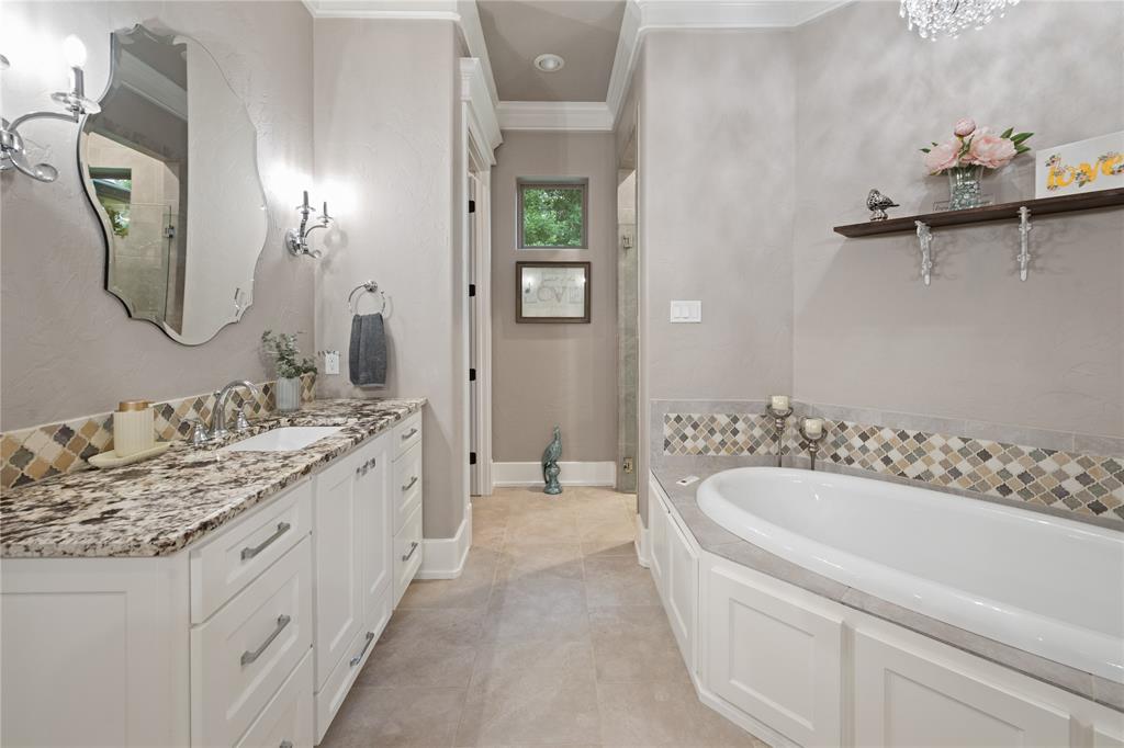 4002 Shadow Ridge Lane Property Photo 14
