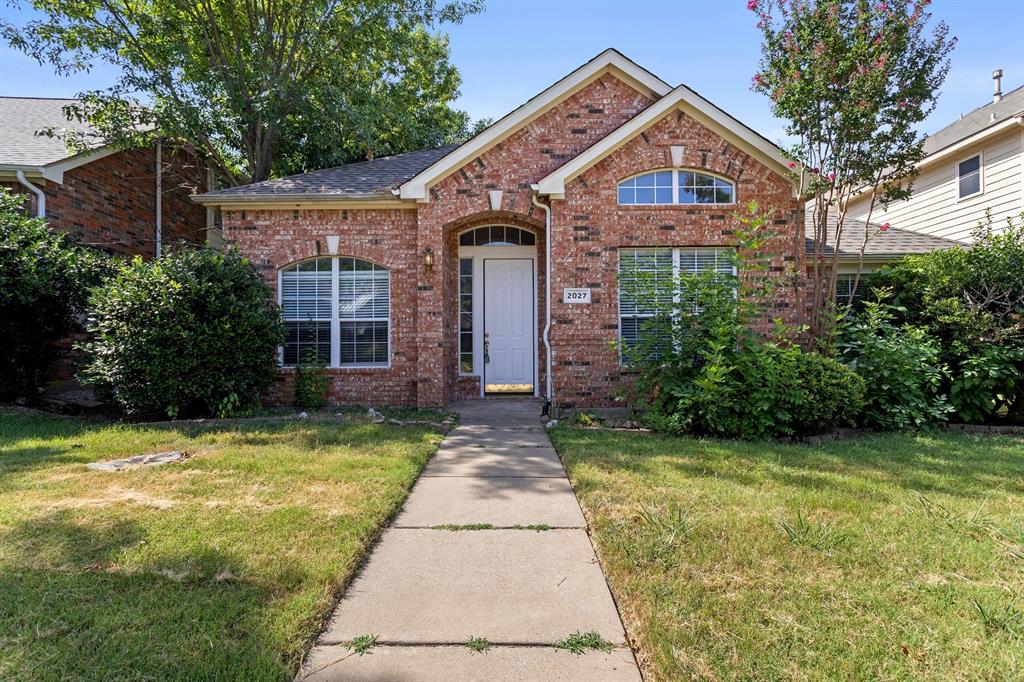 2027 Wimbledon Drive Property Photo 2