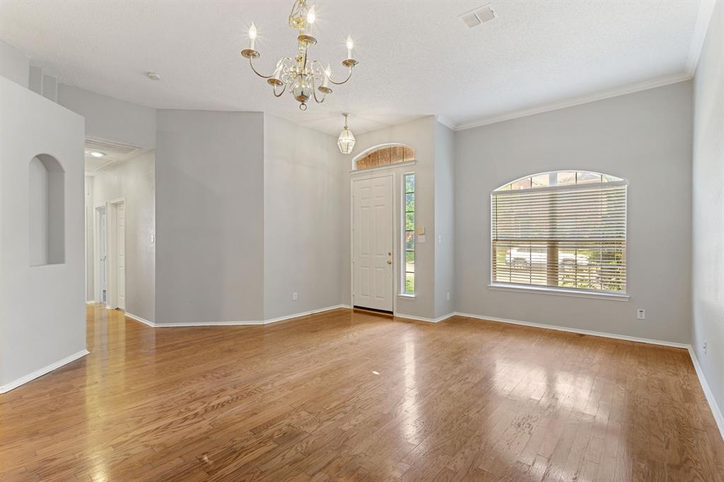 2027 Wimbledon Drive Property Photo 3