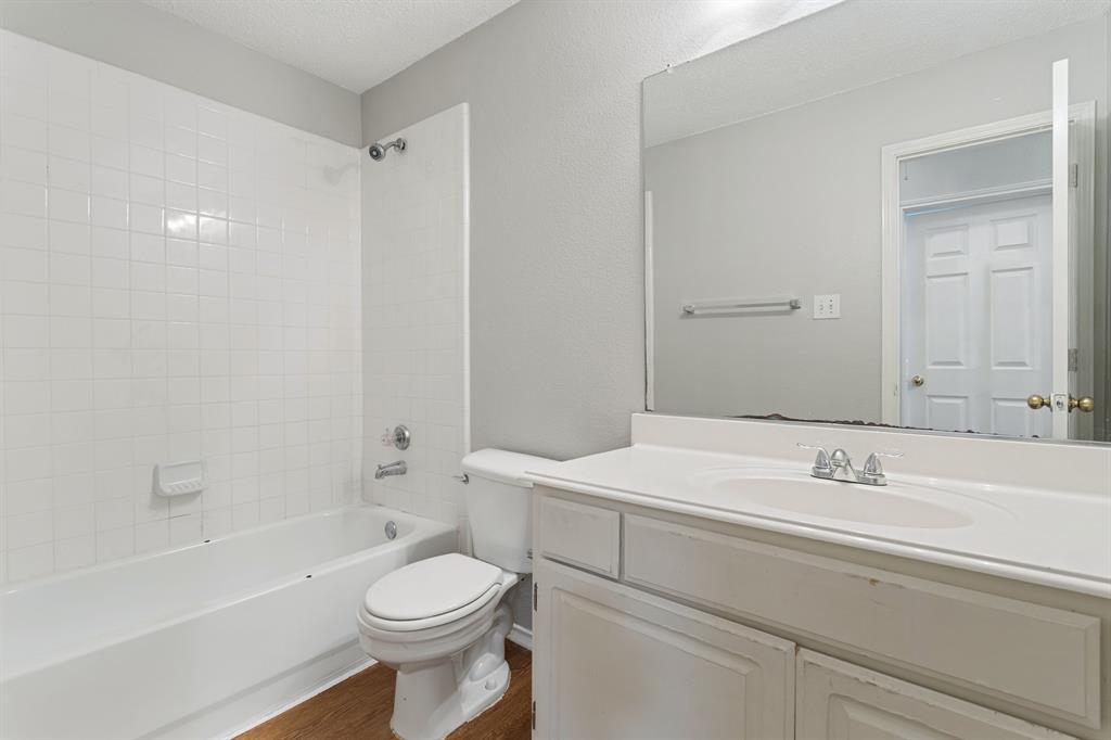 2027 Wimbledon Drive Property Photo 4