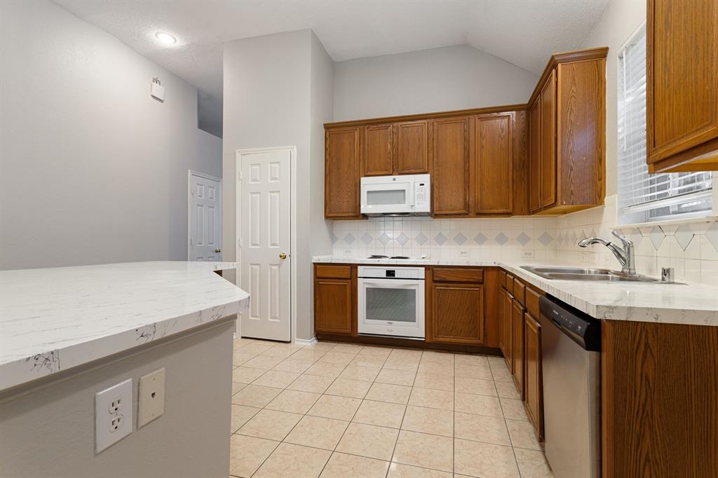 2027 Wimbledon Drive Property Photo 11