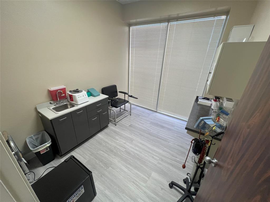 6850 Manhattan Boulevard 250 Property Photo 6