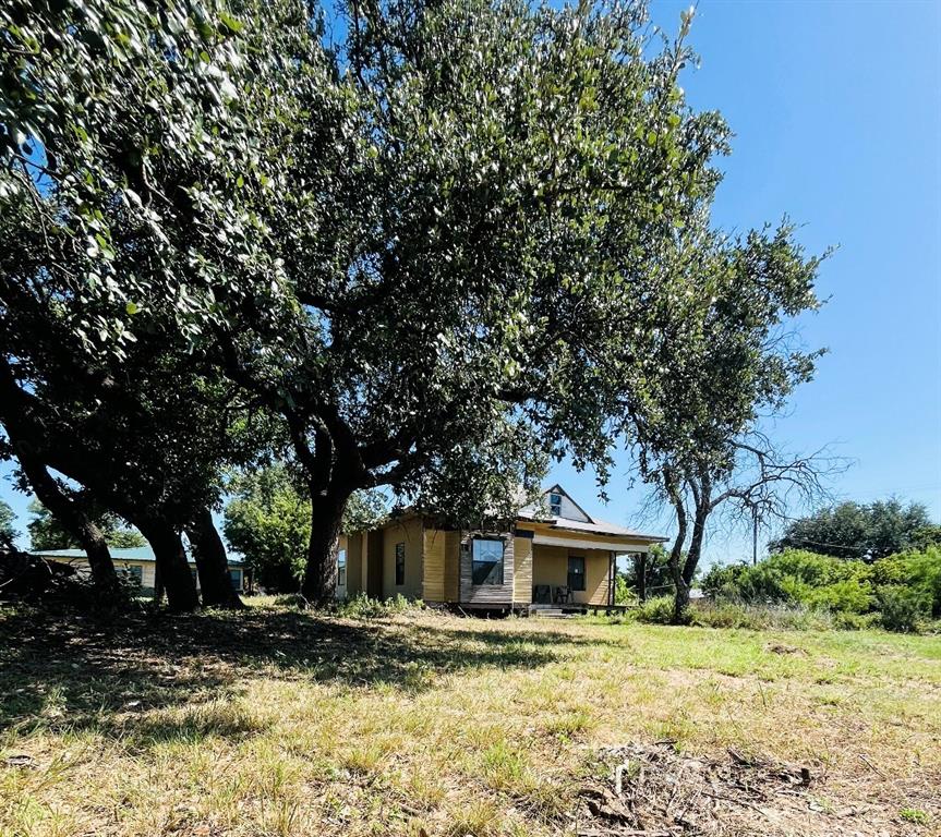706 5th Property Photo 2