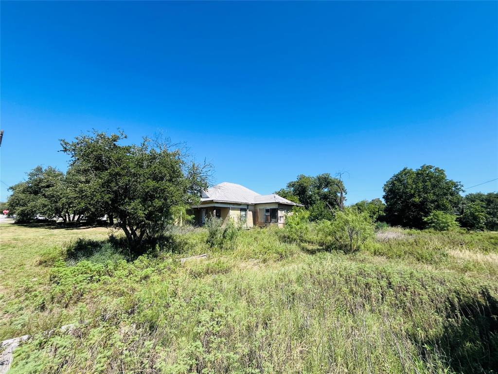 706 5th Property Photo 5