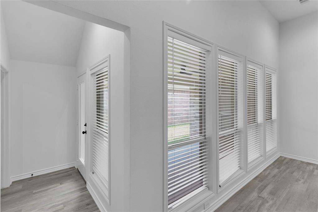 4037 Navarro Way Property Photo 34