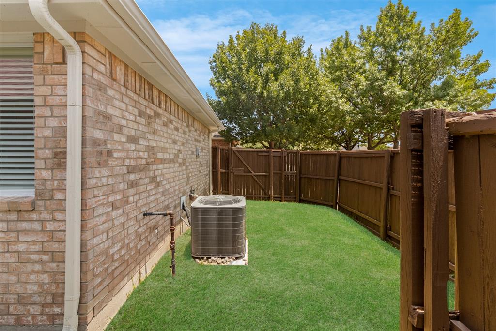 4037 Navarro Way Property Photo 37
