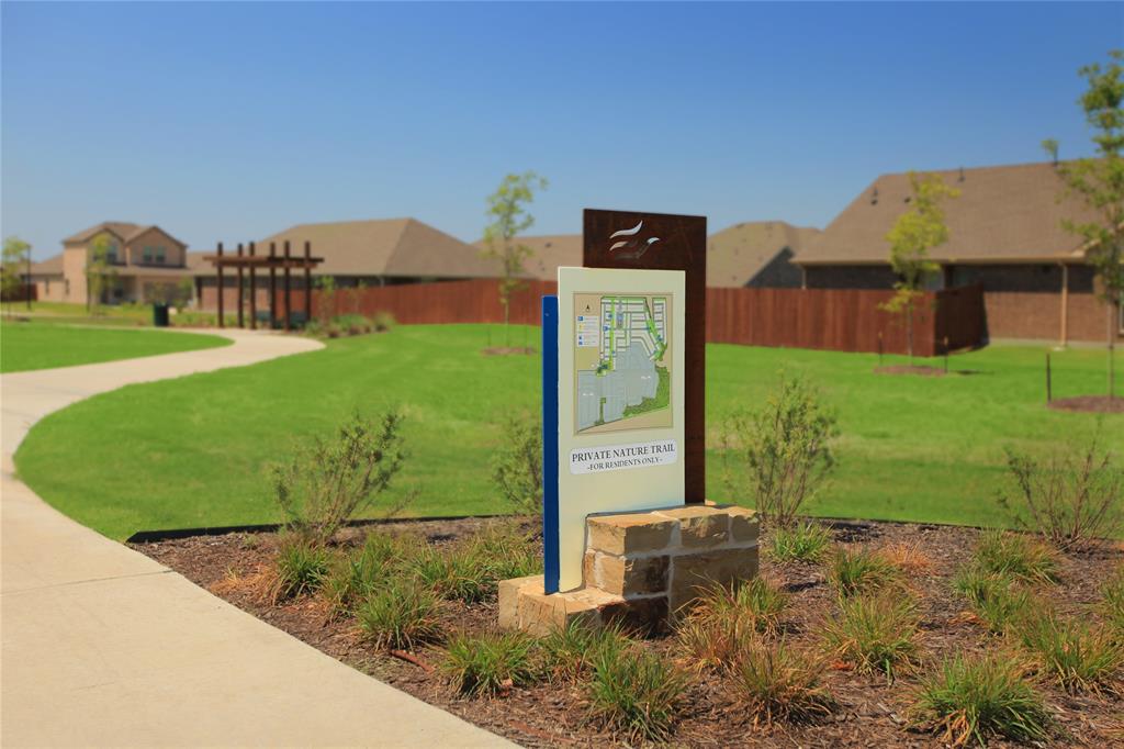 810 Gentle Bird Drive Property Photo 11