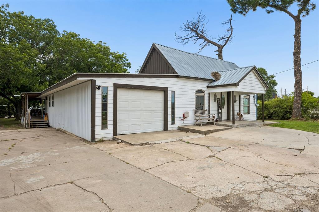 4294 Fm 36 Property Photo 2