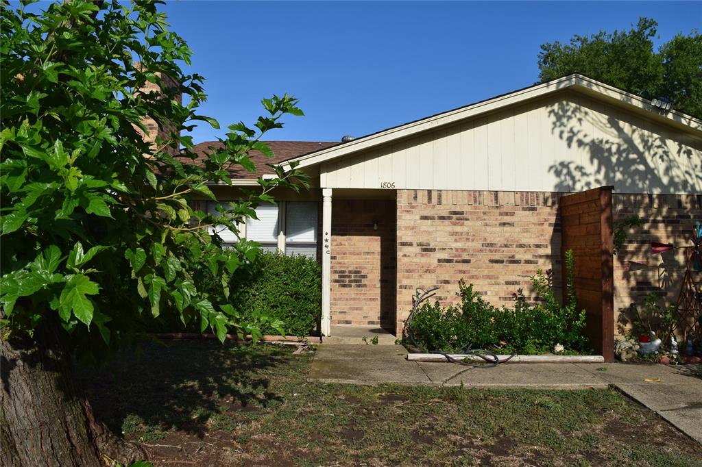 1806 Family Circle Property Photo 1