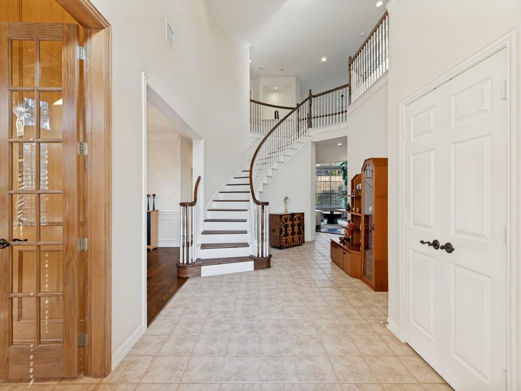 611 Belhaven Drive Property Photo 7
