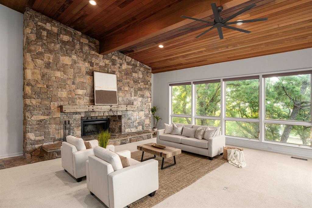 826 Skyline Drive Property Photo 4