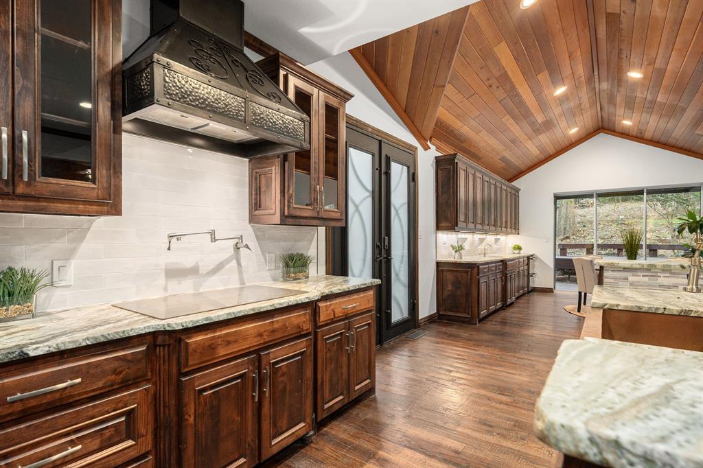 826 Skyline Drive Property Photo 8