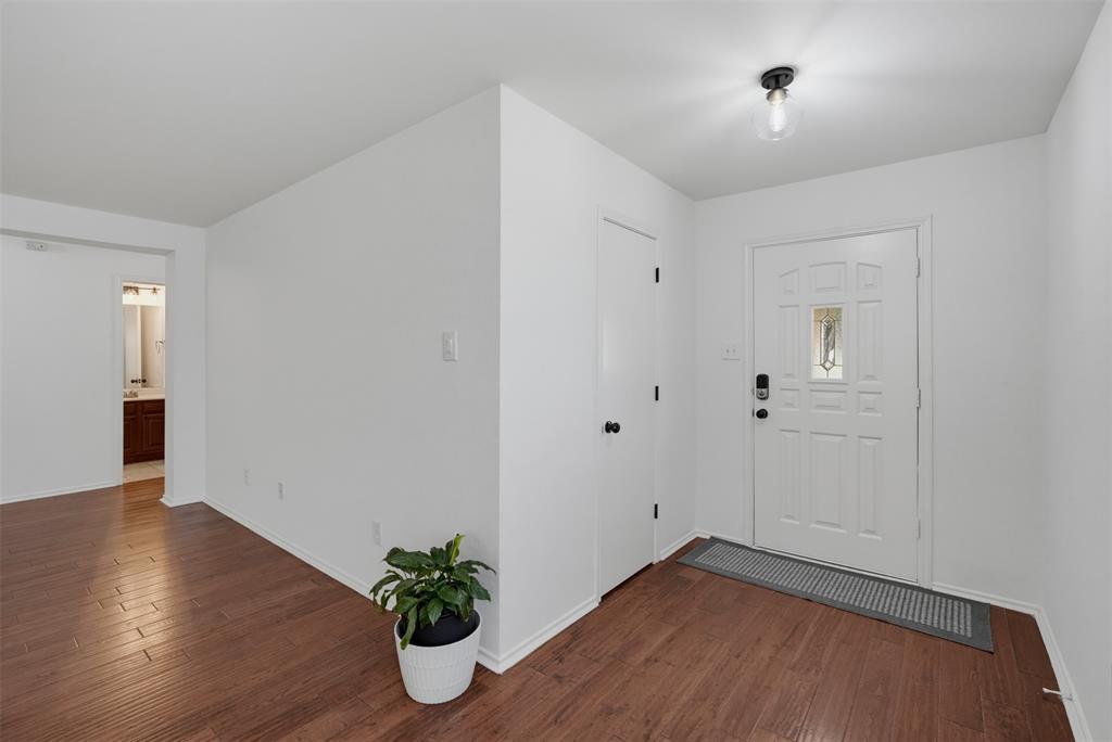 1612 Crown Point Drive Property Photo 8