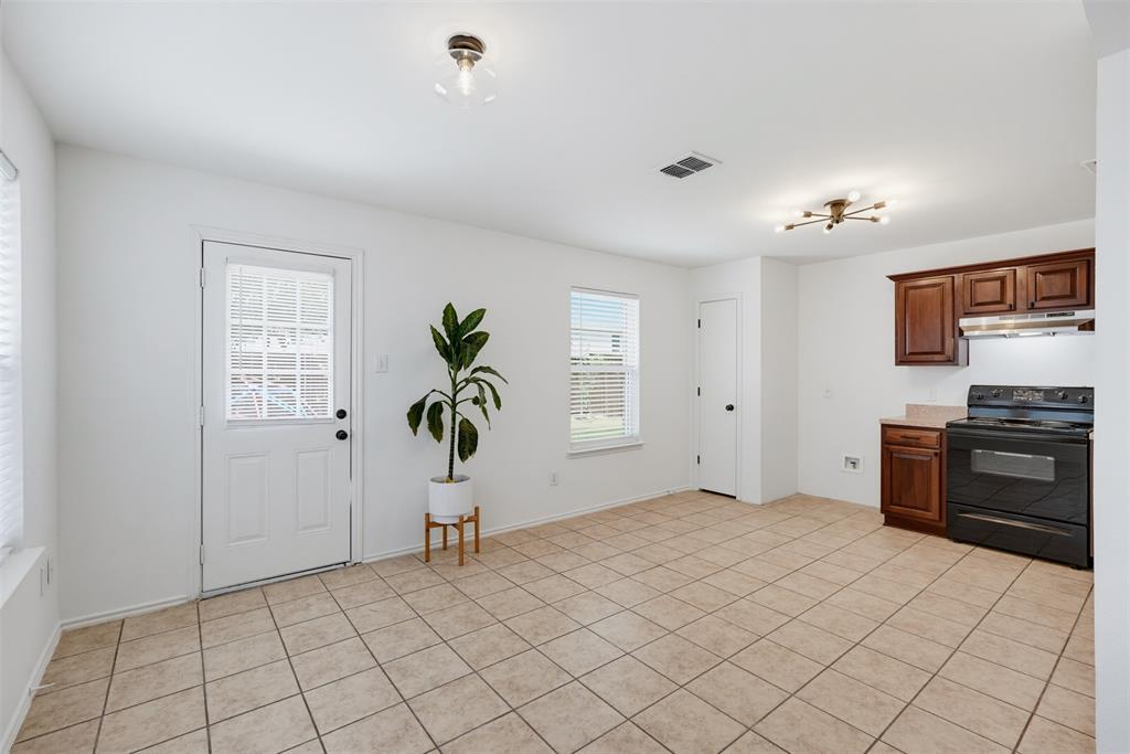 1612 Crown Point Drive Property Photo 16
