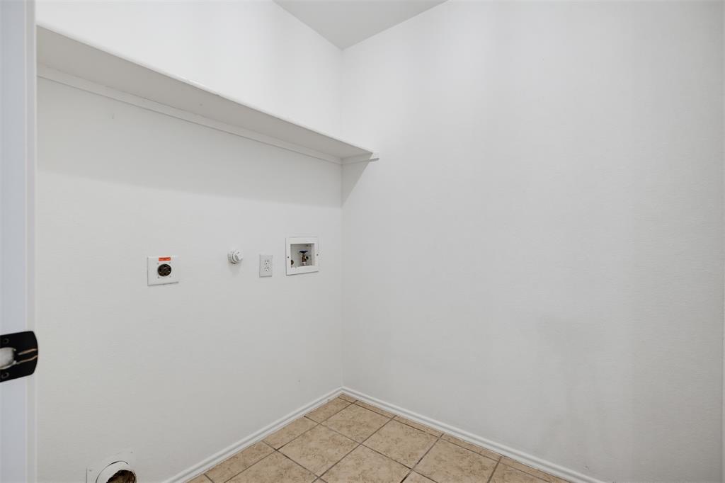 1612 Crown Point Drive Property Photo 25