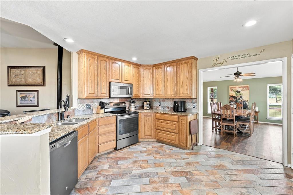 11555 Plainview Road Property Photo 14