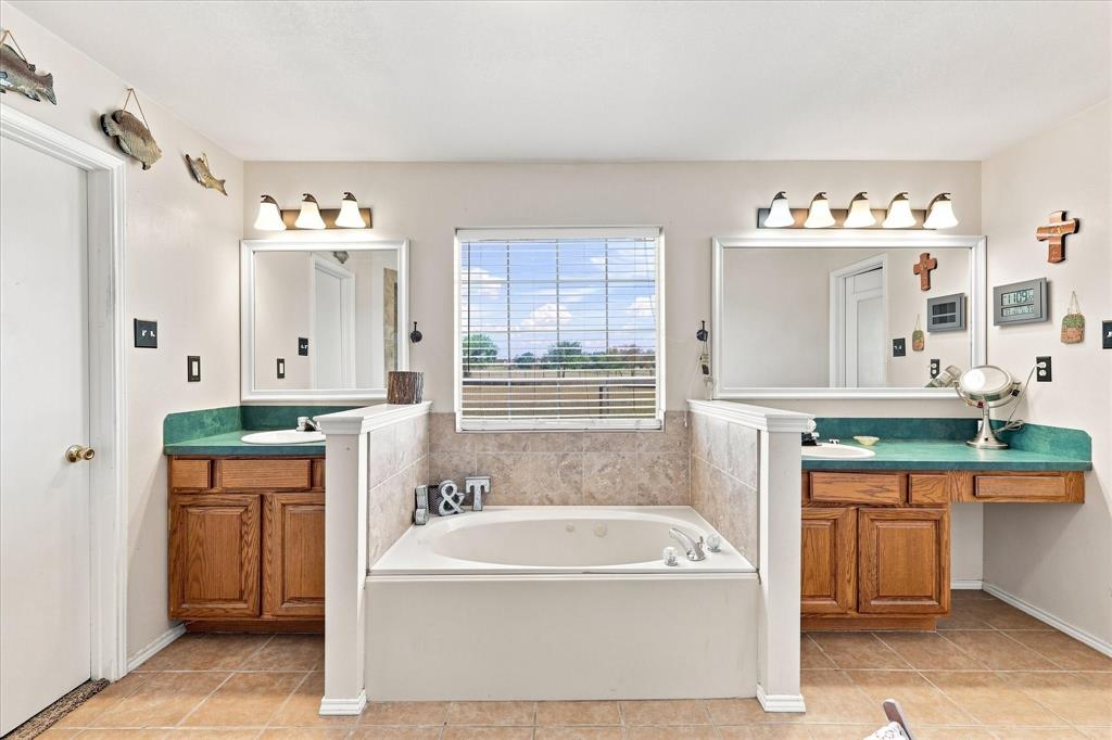 11555 Plainview Road Property Photo 20
