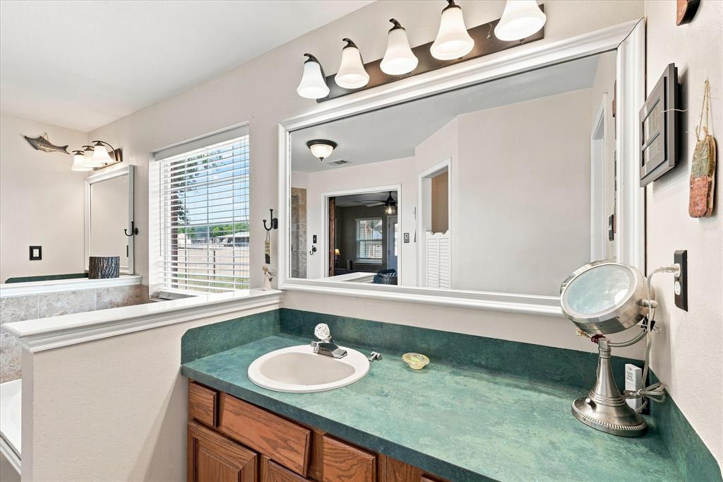 11555 Plainview Road Property Photo 23