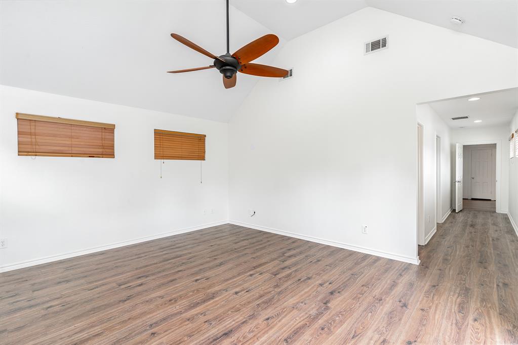 4220 Lovers Lane Property Photo 5