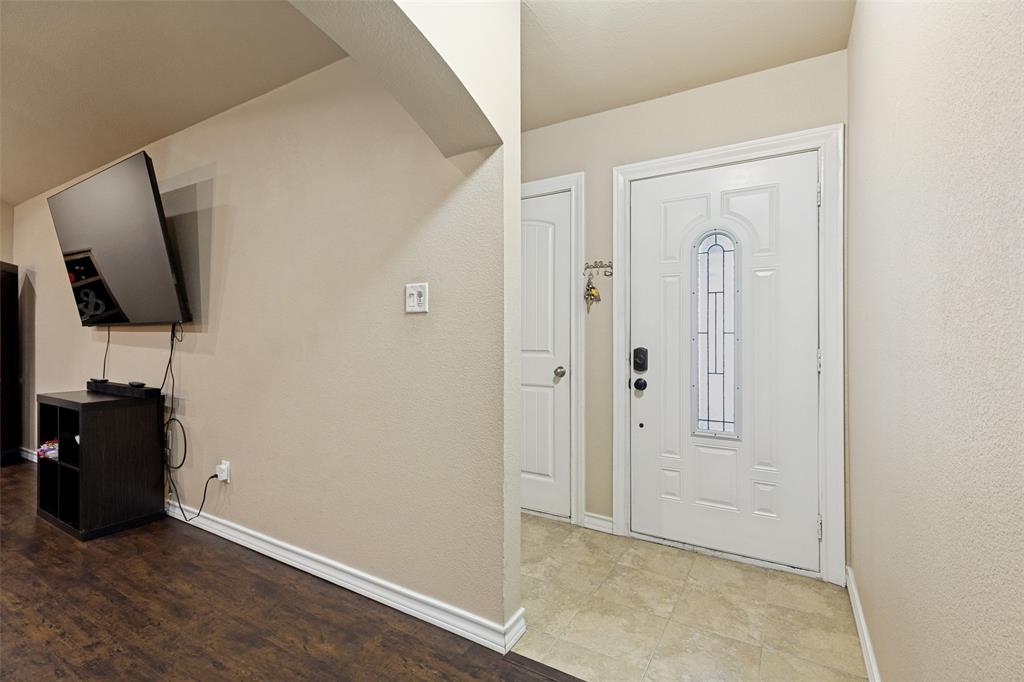 625 Park Center Boulevard Property Photo 5