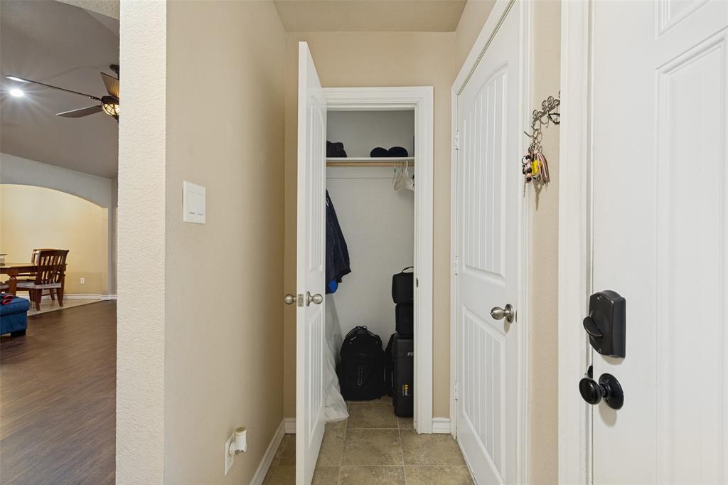 625 Park Center Boulevard Property Photo 6