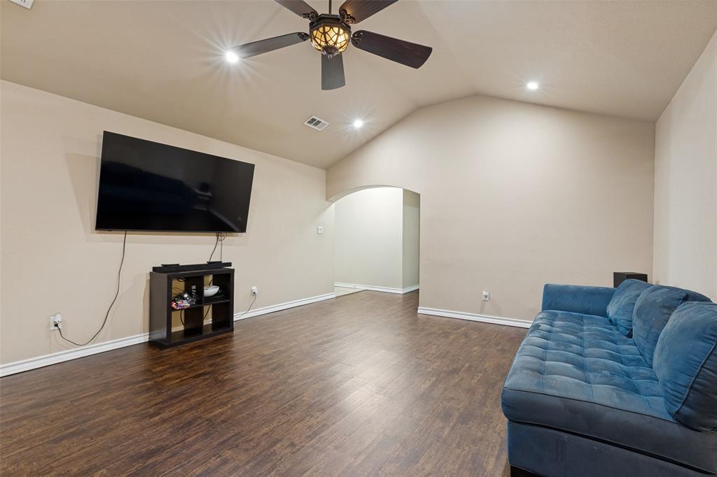 625 Park Center Boulevard Property Photo 8
