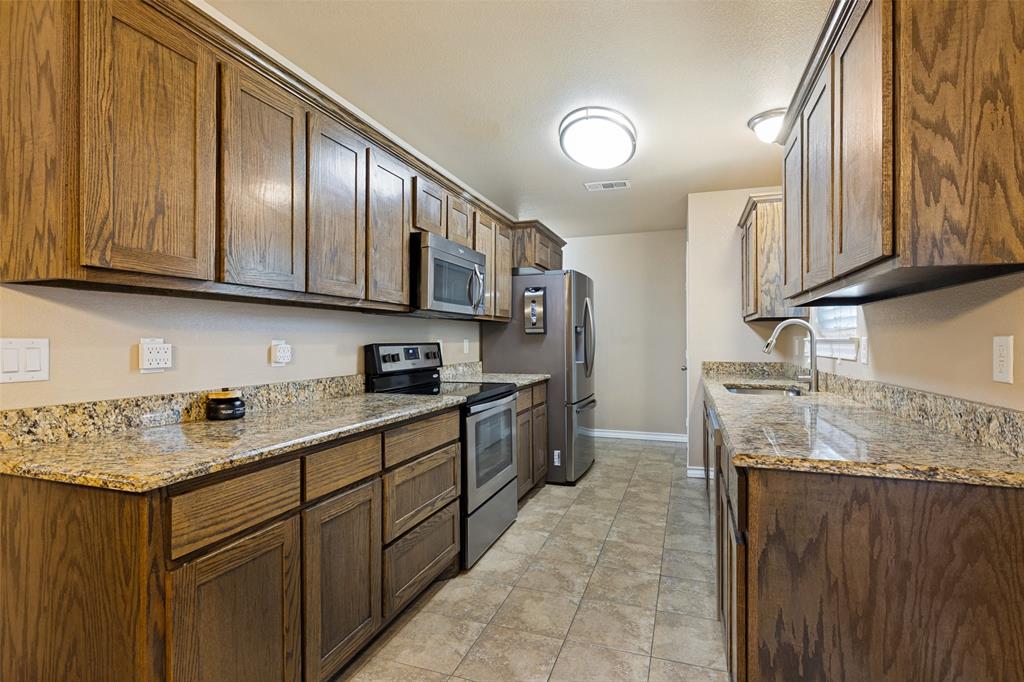 625 Park Center Boulevard Property Photo 13
