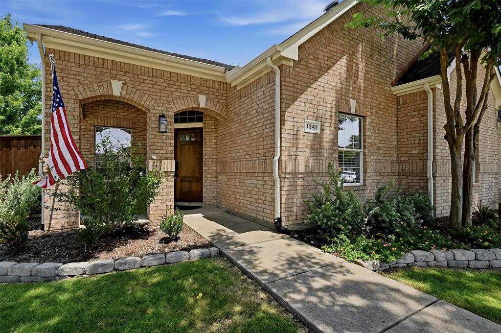 1341 Cedar Lake Drive Property Photo 3