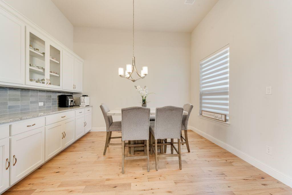 1007 Devonshire Drive Property Photo 12