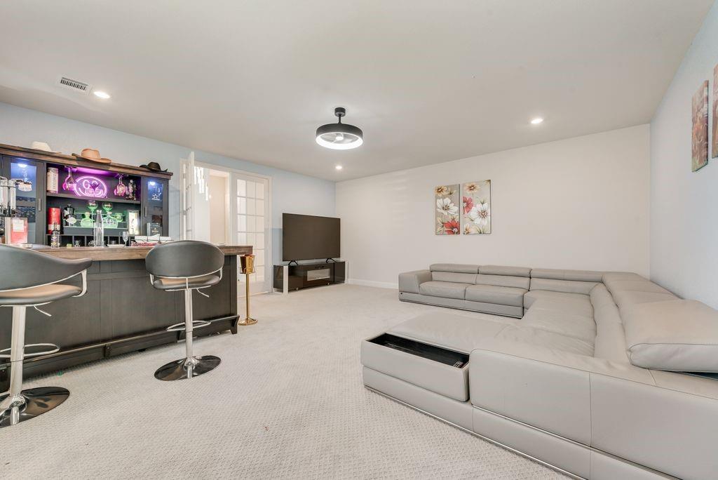 1007 Devonshire Drive Property Photo 14