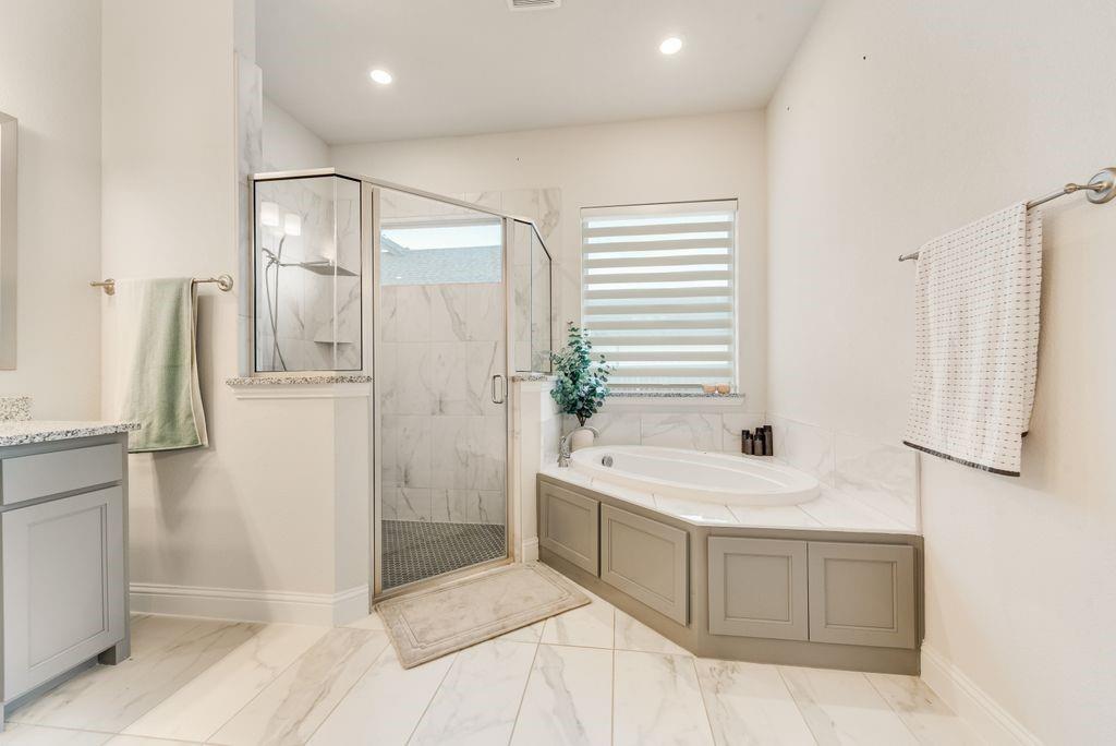 1007 Devonshire Drive Property Photo 24