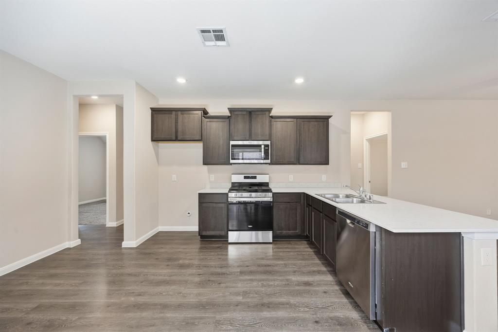 3921 Oak Creek Circle Property Photo 14