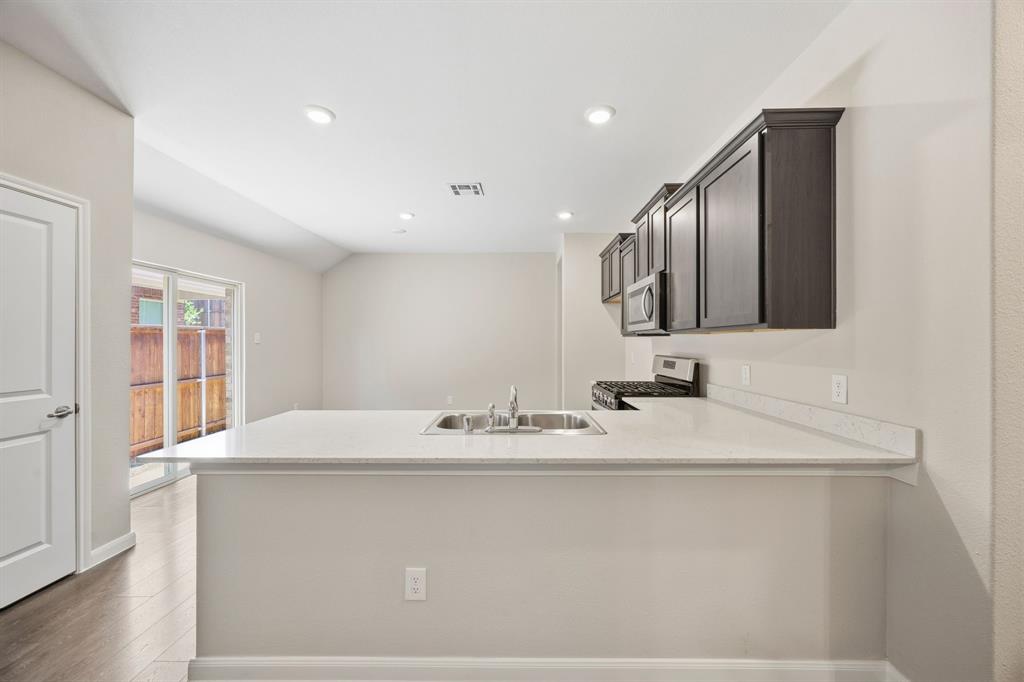 3921 Oak Creek Circle Property Photo 15