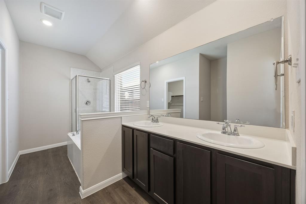 3921 Oak Creek Circle Property Photo 20