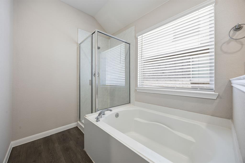 3921 Oak Creek Circle Property Photo 21
