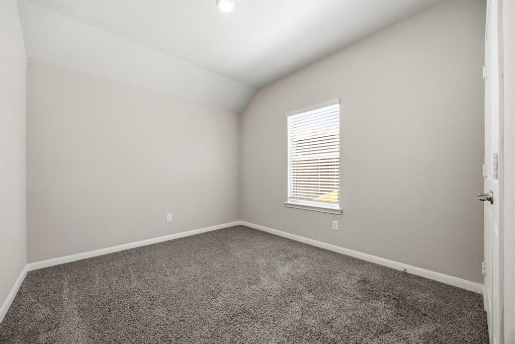 3921 Oak Creek Circle Property Photo 22