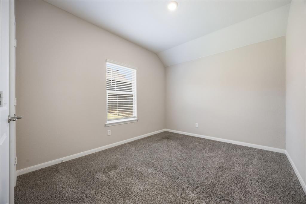 3921 Oak Creek Circle Property Photo 25