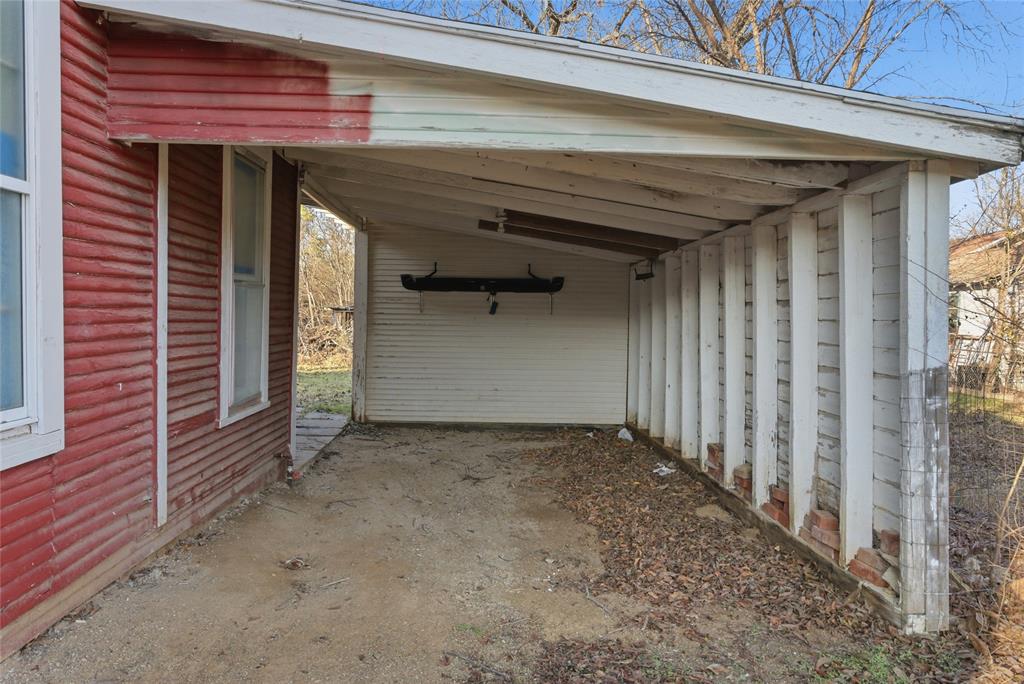 309 S Ostrom Avenue Property Photo 4