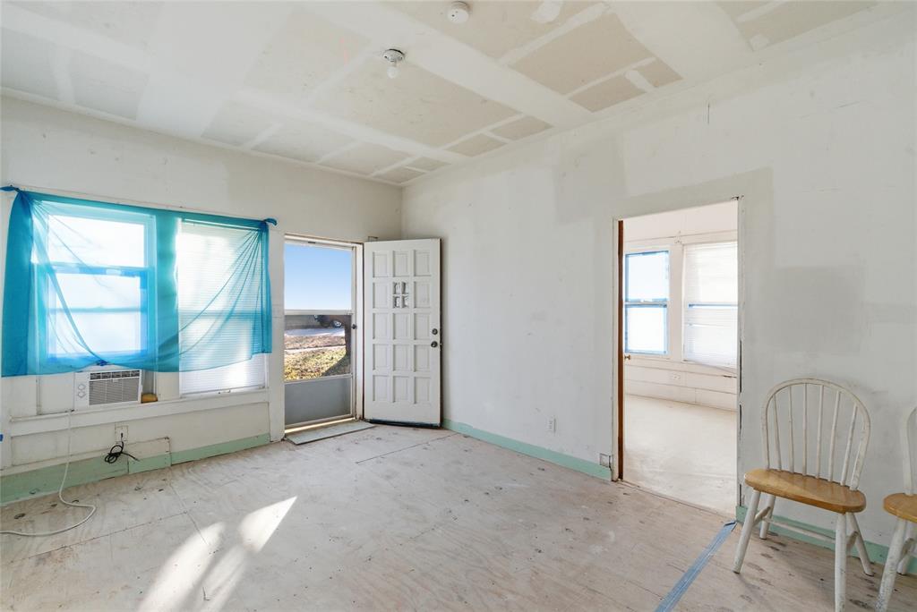 309 S Ostrom Avenue Property Photo 7