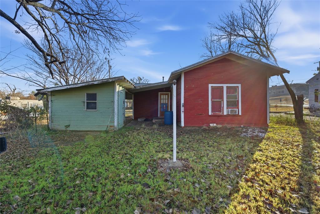 309 S Ostrom Avenue Property Photo 9