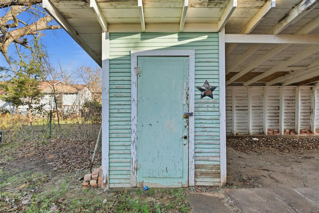 309 S Ostrom Avenue Property Photo 10