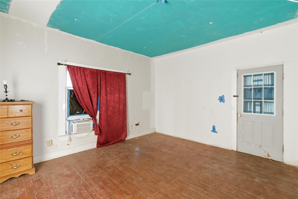 309 S Ostrom Avenue Property Photo 12