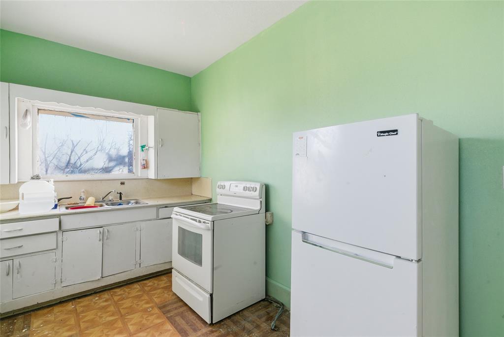 309 S Ostrom Avenue Property Photo 17