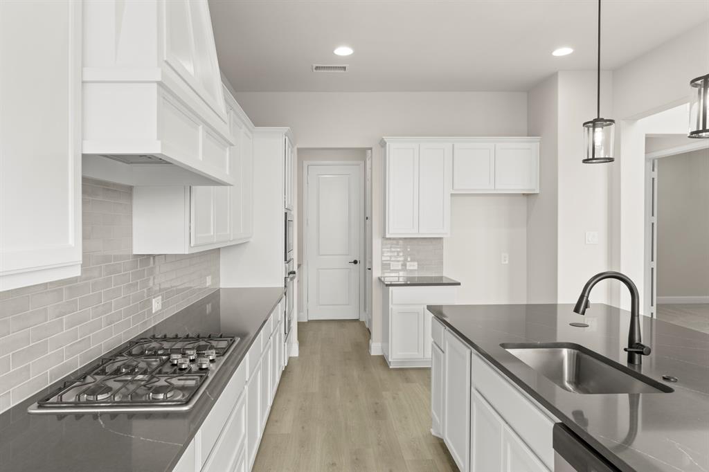 2223 Wickersham Road Property Photo 4