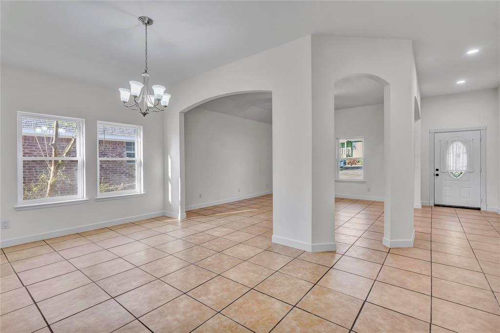 3022 Loving Avenue Property Photo 6