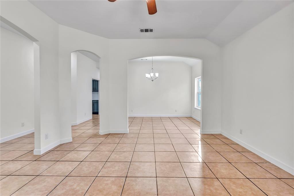 3022 Loving Avenue Property Photo 7