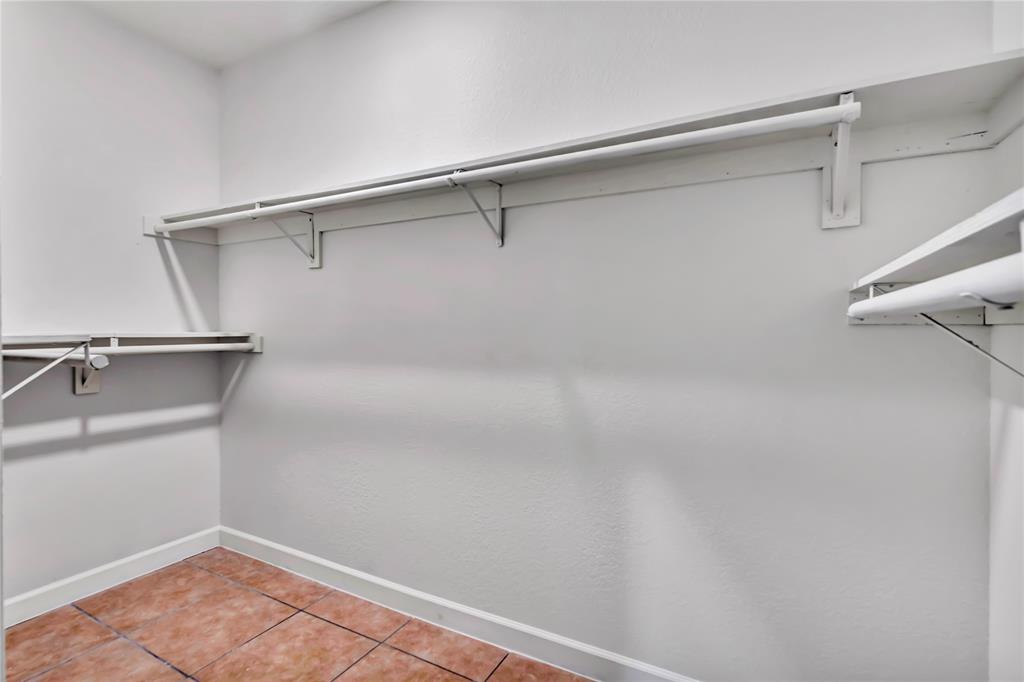 3022 Loving Avenue Property Photo 19