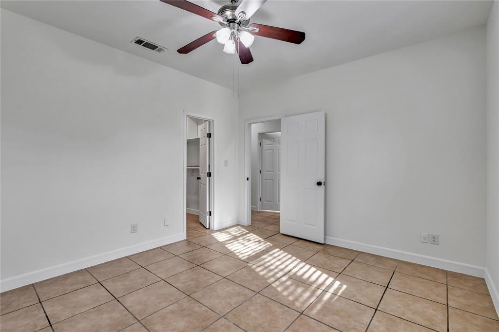 3022 Loving Avenue Property Photo 24