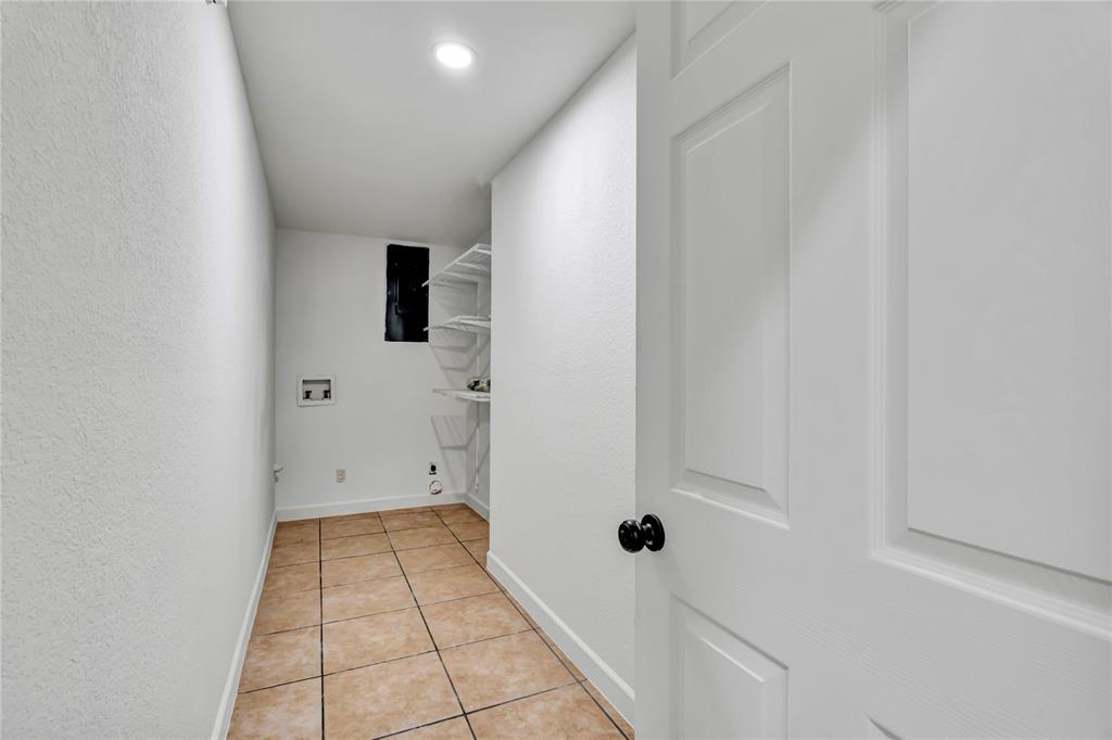 3022 Loving Avenue Property Photo 27